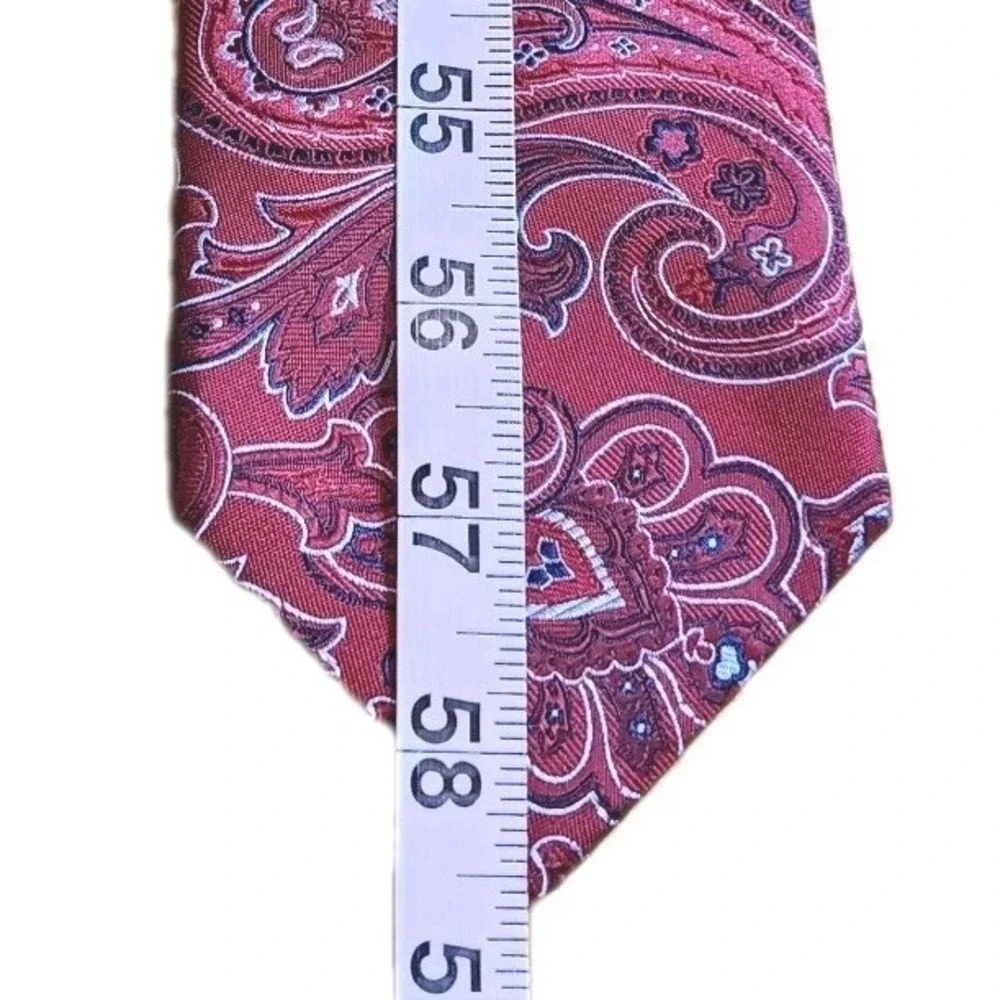 Cremieux Collection Silk Tie Red Paisley Hand Made‎ Classic Office Special Event